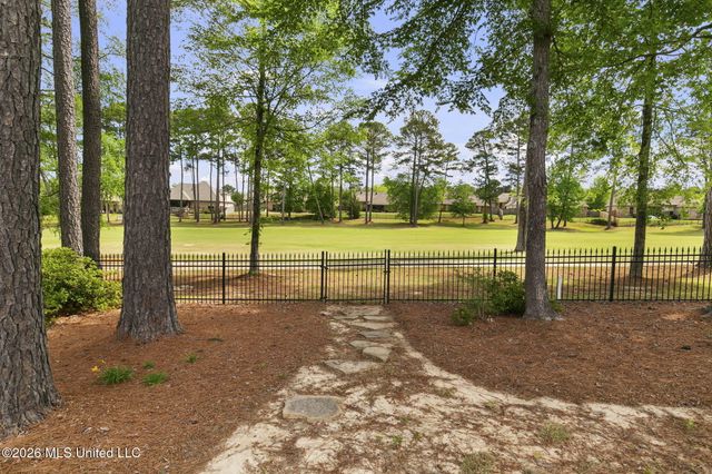 110 Willow Crest Circle, Brandon, MS 39047