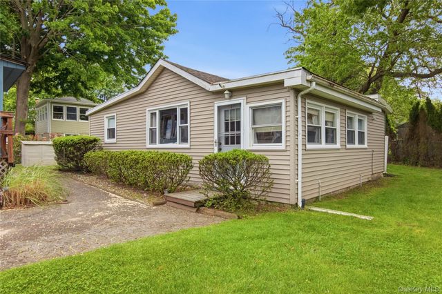 120 Soundview Drive, Rocky Point, NY 11778
