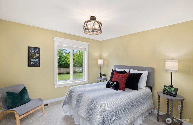 2111 215th Avenue E, Lake Tapps, WA 98391
