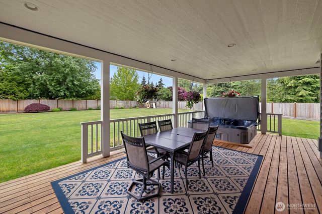 2111 215th Avenue E, Lake Tapps, WA 98391