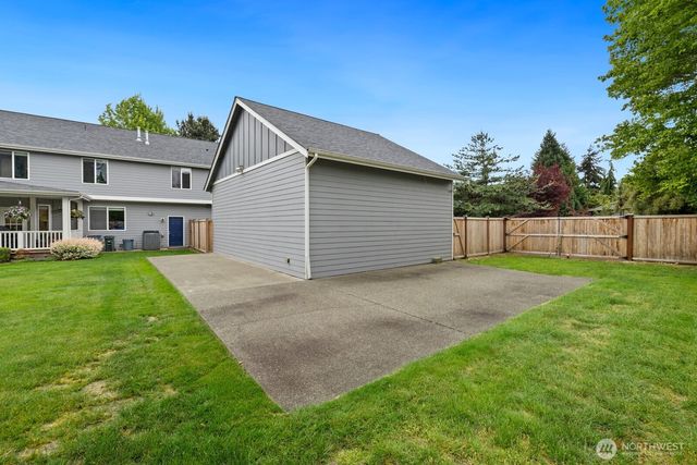 2111 215th Avenue E, Lake Tapps, WA 98391