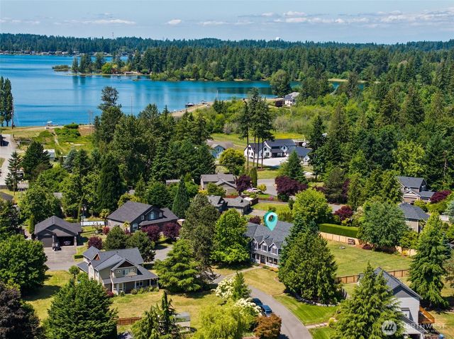 2111 215th Avenue E, Lake Tapps, WA 98391