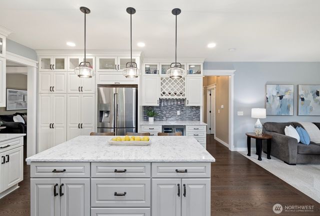 2111 215th Avenue E, Lake Tapps, WA 98391