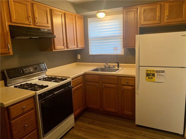 9216-9218 Florida Ave, East Hills, PA 15235