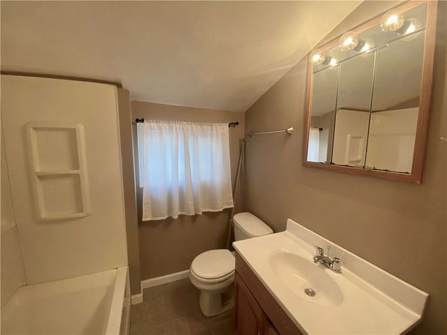 9216-9218 Florida Ave, East Hills, PA 15235