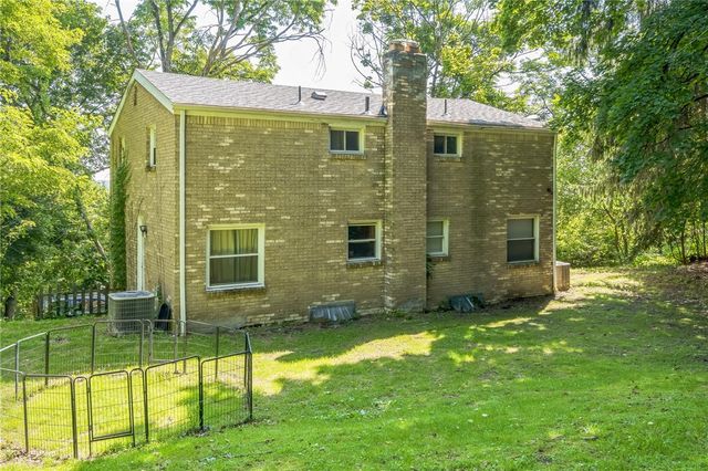 9216-9218 Florida Ave, East Hills, PA 15235