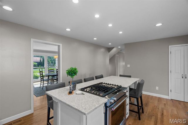 723 Wayfield Drive, St Louis, MO 63132