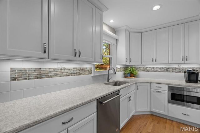 723 Wayfield Drive, St Louis, MO 63132