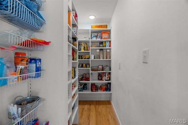 723 Wayfield Drive, St Louis, MO 63132