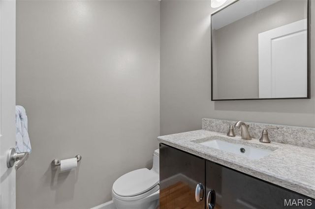 723 Wayfield Drive, St Louis, MO 63132