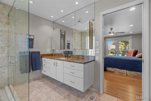 723 Wayfield Drive, St Louis, MO 63132