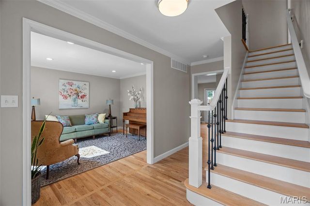 723 Wayfield Drive, St Louis, MO 63132