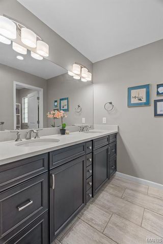 723 Wayfield Drive, St Louis, MO 63132