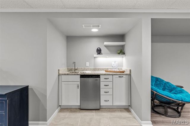 723 Wayfield Drive, St Louis, MO 63132