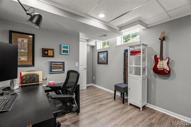 723 Wayfield Drive, St Louis, MO 63132