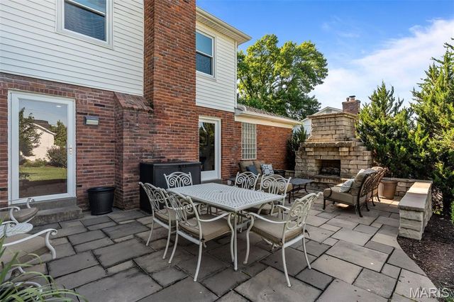 723 Wayfield Drive, St Louis, MO 63132