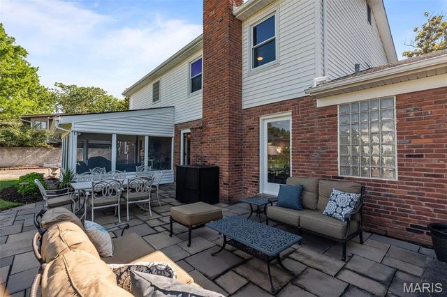 723 Wayfield Drive, St Louis, MO 63132
