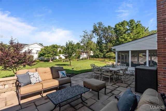 723 Wayfield Drive, St Louis, MO 63132