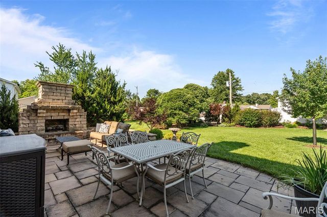 723 Wayfield Drive, St Louis, MO 63132