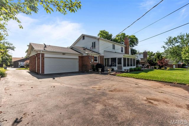723 Wayfield Drive, St Louis, MO 63132