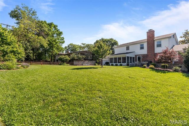 723 Wayfield Drive, St Louis, MO 63132