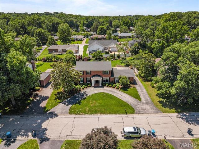 723 Wayfield Drive, St Louis, MO 63132