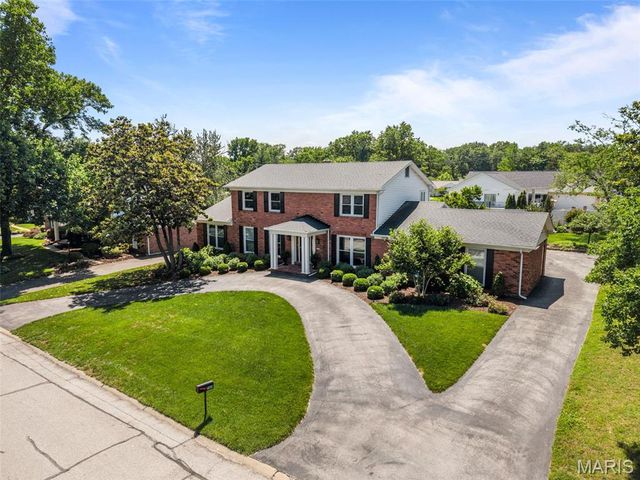 723 Wayfield Drive, St Louis, MO 63132
