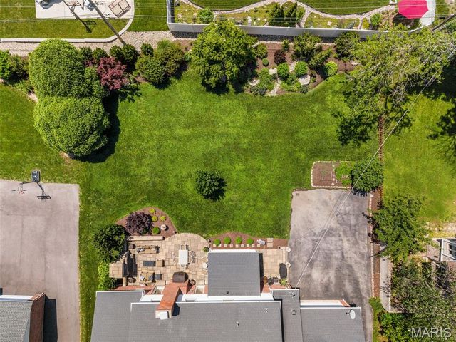 723 Wayfield Drive, St Louis, MO 63132
