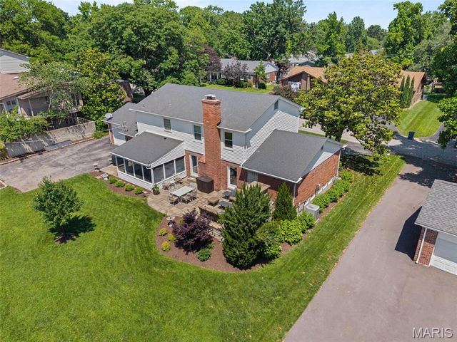 723 Wayfield Drive, St Louis, MO 63132