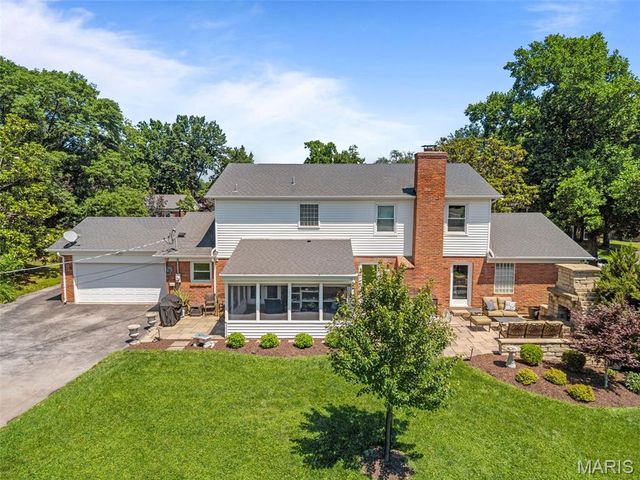 723 Wayfield Drive, St Louis, MO 63132