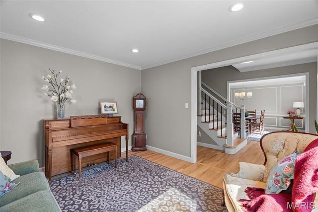 723 Wayfield Drive, St Louis, MO 63132