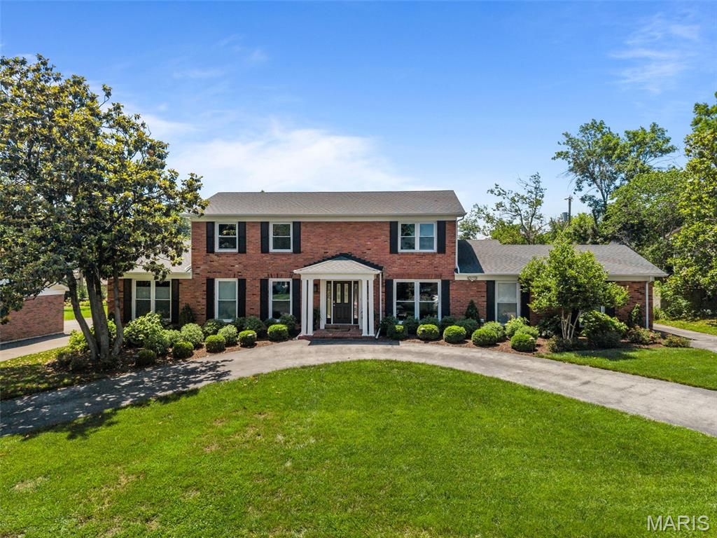 723 Wayfield Drive, St Louis, MO 63132