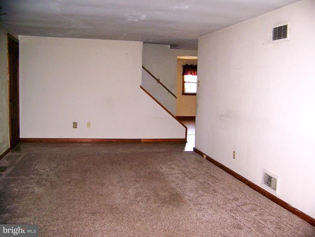 5217 LEHMAN RD, Spring Grove, PA 17362