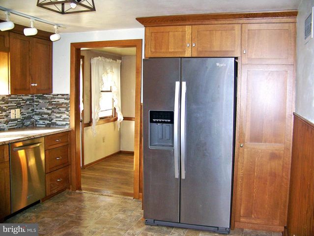 5217 LEHMAN RD, Spring Grove, PA 17362