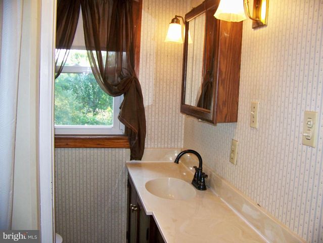 5217 LEHMAN RD, Spring Grove, PA 17362