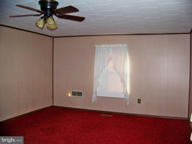 5217 LEHMAN RD, Spring Grove, PA 17362