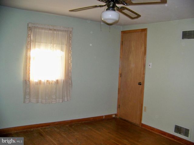 5217 LEHMAN RD, Spring Grove, PA 17362