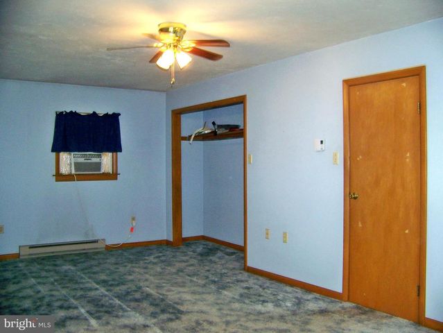 5217 LEHMAN RD, Spring Grove, PA 17362