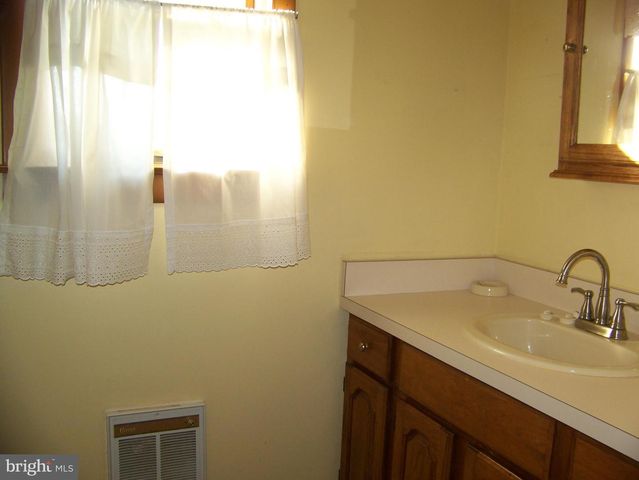 5217 LEHMAN RD, Spring Grove, PA 17362
