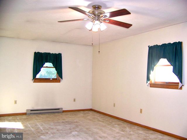5217 LEHMAN RD, Spring Grove, PA 17362