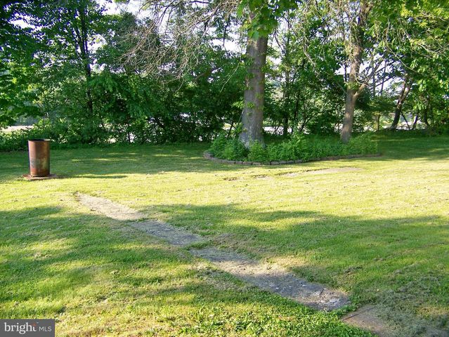 5217 LEHMAN RD, Spring Grove, PA 17362