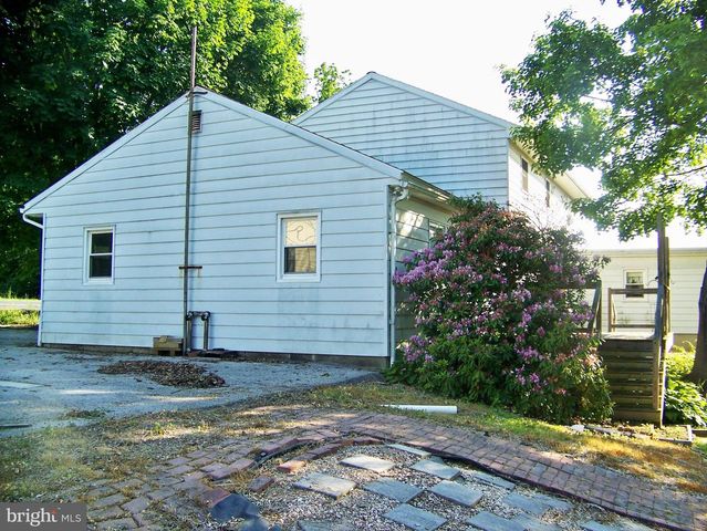 5217 LEHMAN RD, Spring Grove, PA 17362