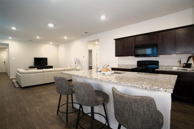 233 Calgary LN, San Marcos, TX 78666