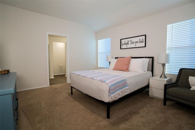 233 Calgary LN, San Marcos, TX 78666