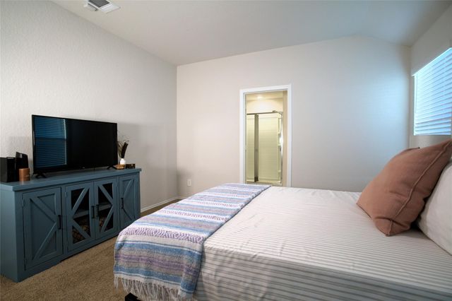 233 Calgary LN, San Marcos, TX 78666