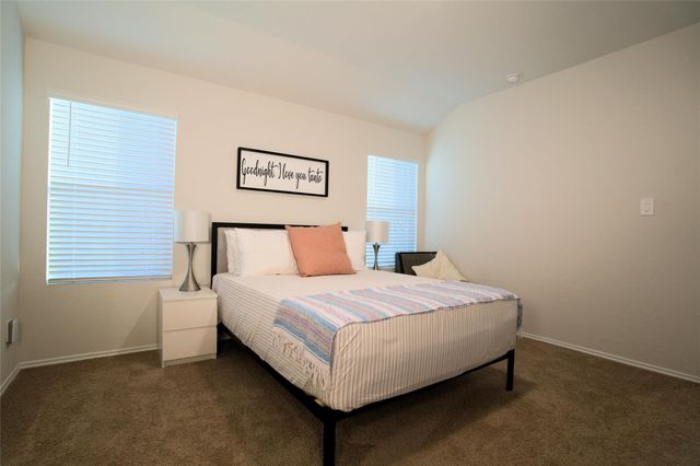 233 Calgary LN, San Marcos, TX 78666