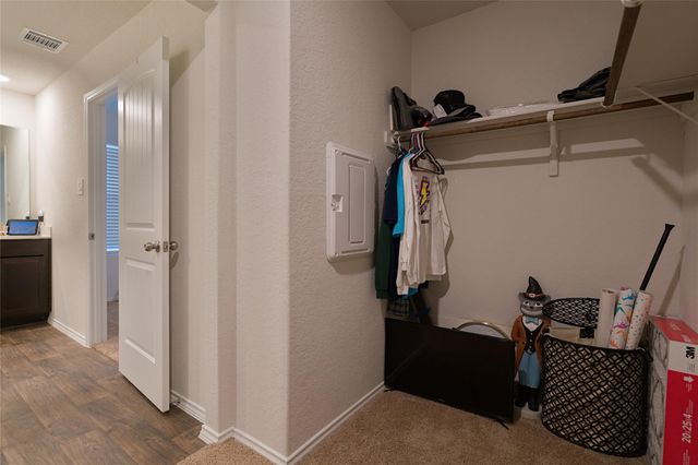 233 Calgary LN, San Marcos, TX 78666