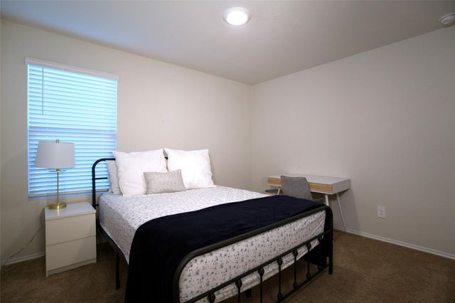 233 Calgary LN, San Marcos, TX 78666