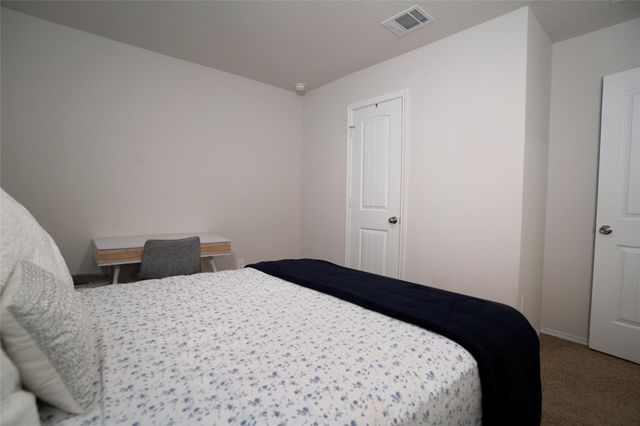 233 Calgary LN, San Marcos, TX 78666
