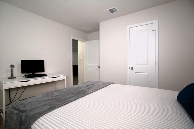 233 Calgary LN, San Marcos, TX 78666